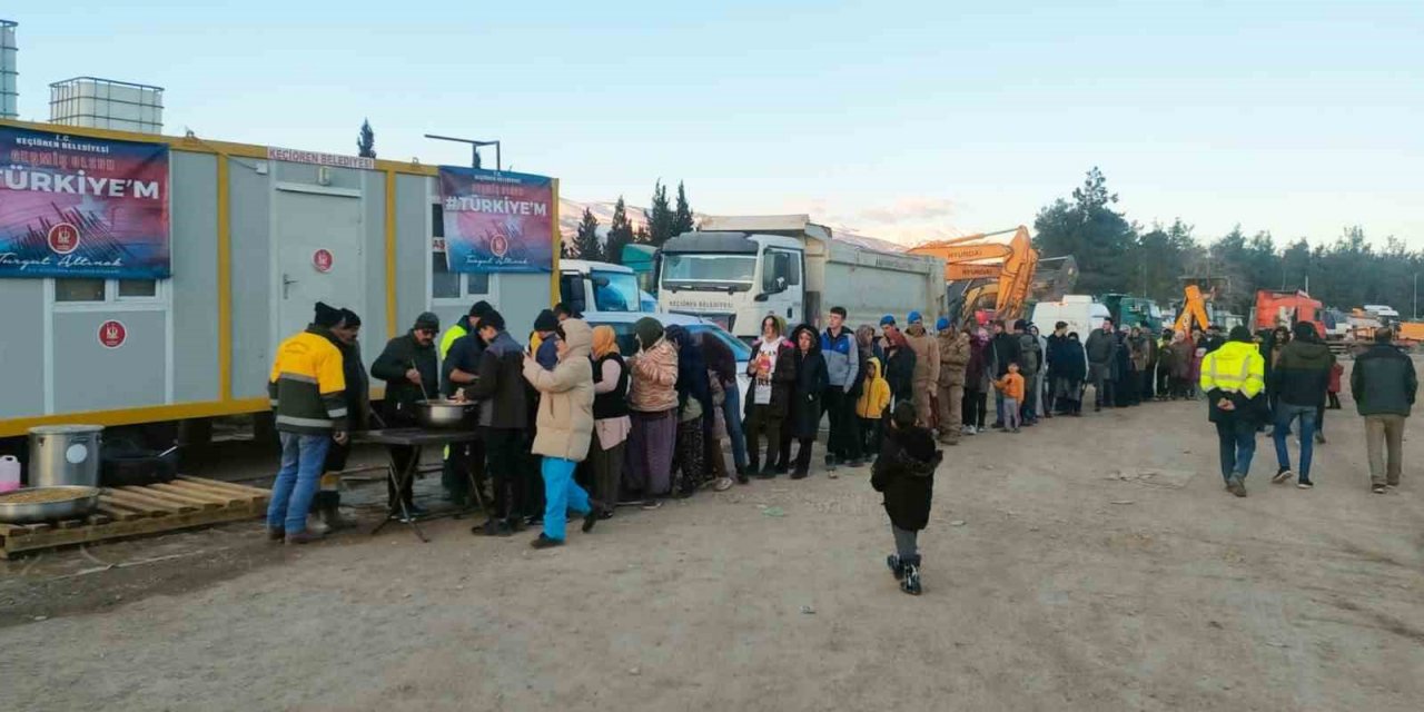 Keçiören Belediyesi’nden Kahramanmaraş’ta 3 öğün yemek hizmeti