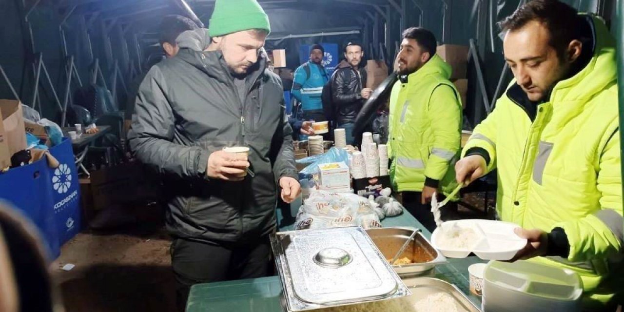 Başkan Çolakbayrakdar; “Depremin ilk saatlerinden itibaren gece-gündüz durmadan çalışıyoruz”