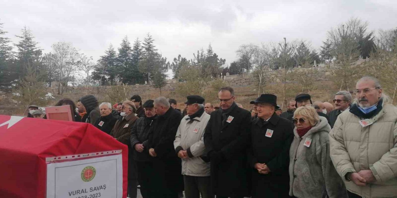 Eski Yargıtay Cumhuriyet Başsavcısı Savaş son yolculuğuna uğurlandı
