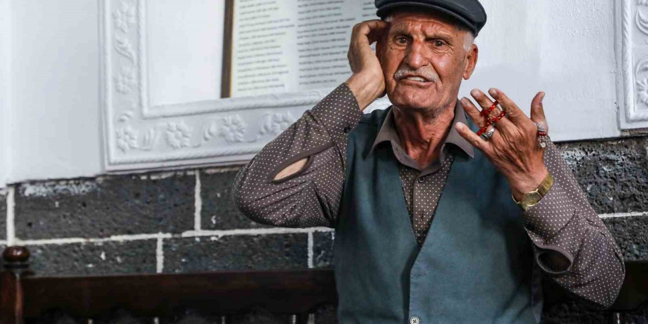 Diyarbakır Dengbejevi’nin sembol ismi Mehmet Tanrıverdi ve ailesi enkazda yaşamını yitirdi