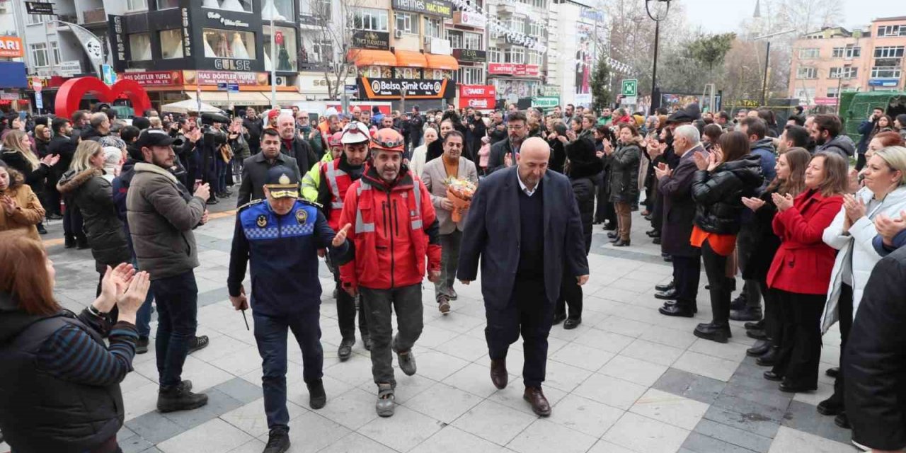 İZBAK ekipleri alkışlarla karşılandı