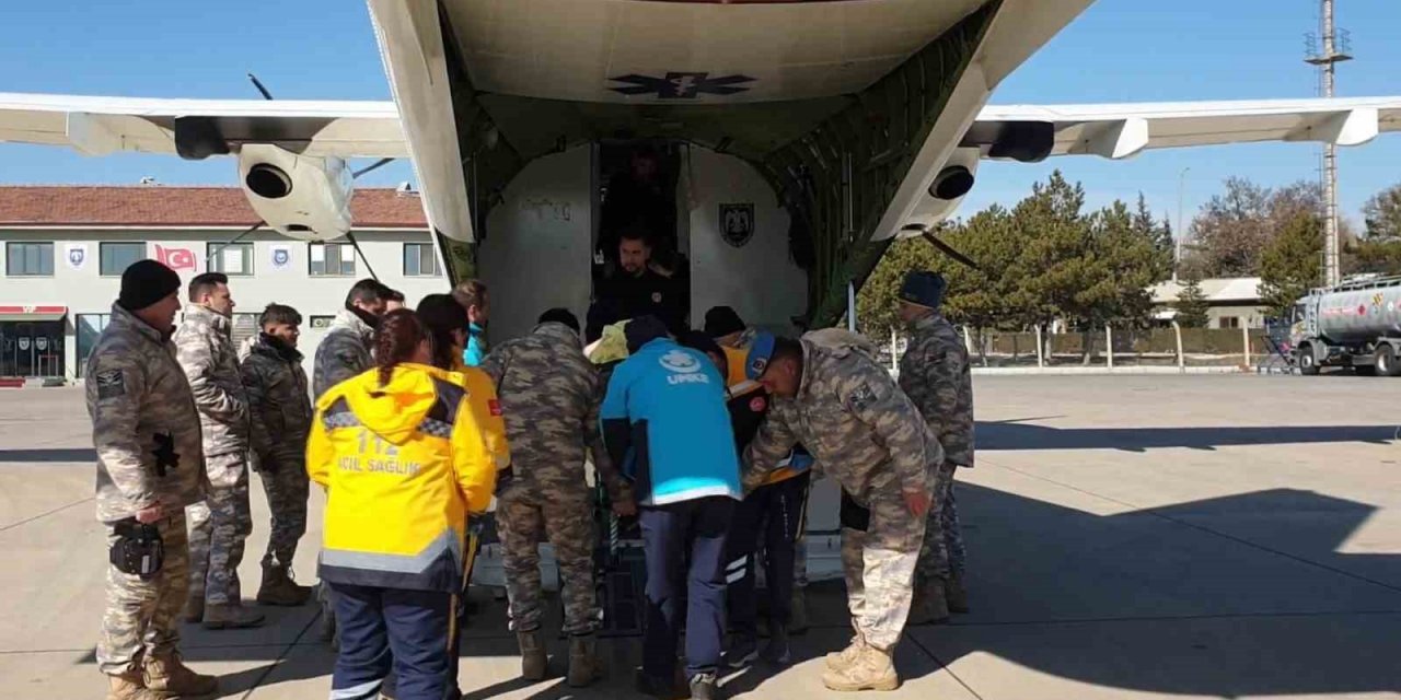 MSB: “Deprem bölgesindeki vatandaşlarımızı Ankara’ya tahliye etmeye devam ediyoruz”