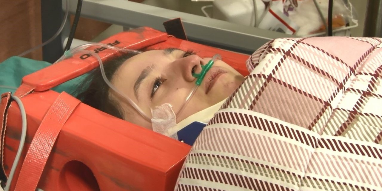 Depremin 248. saatinde enkazdan çıkarılan Aleyna Ölmez  konuştu! İyiyim..