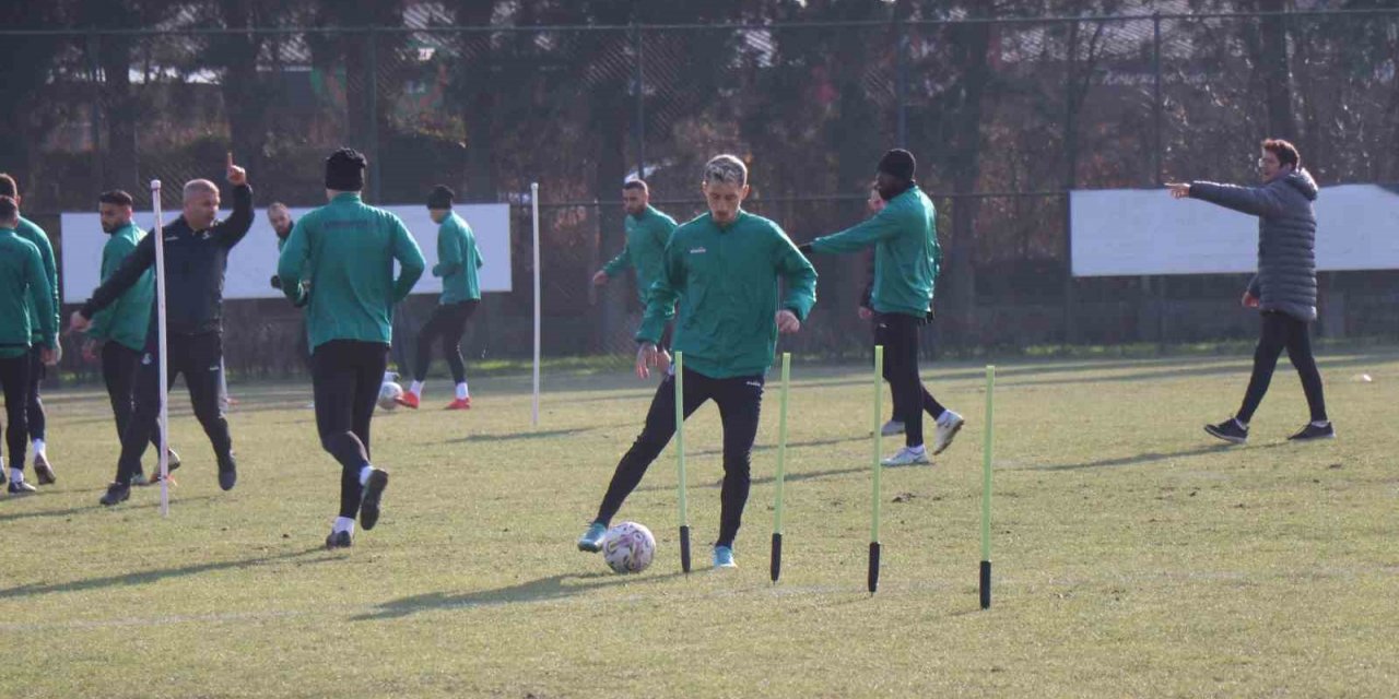 Ezeli rakipler bu maçta tek yürek olacak