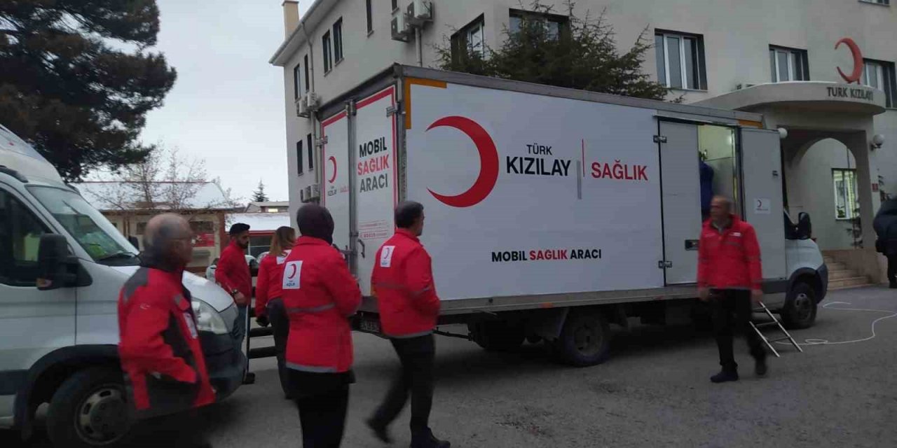 Kızılay deprem bölgesine Mobil Sağlık araçları gönderiyor