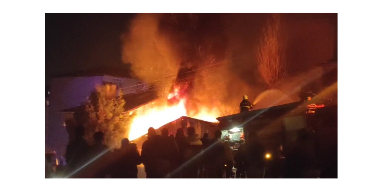 Tek katlı ev alev topuna döndü