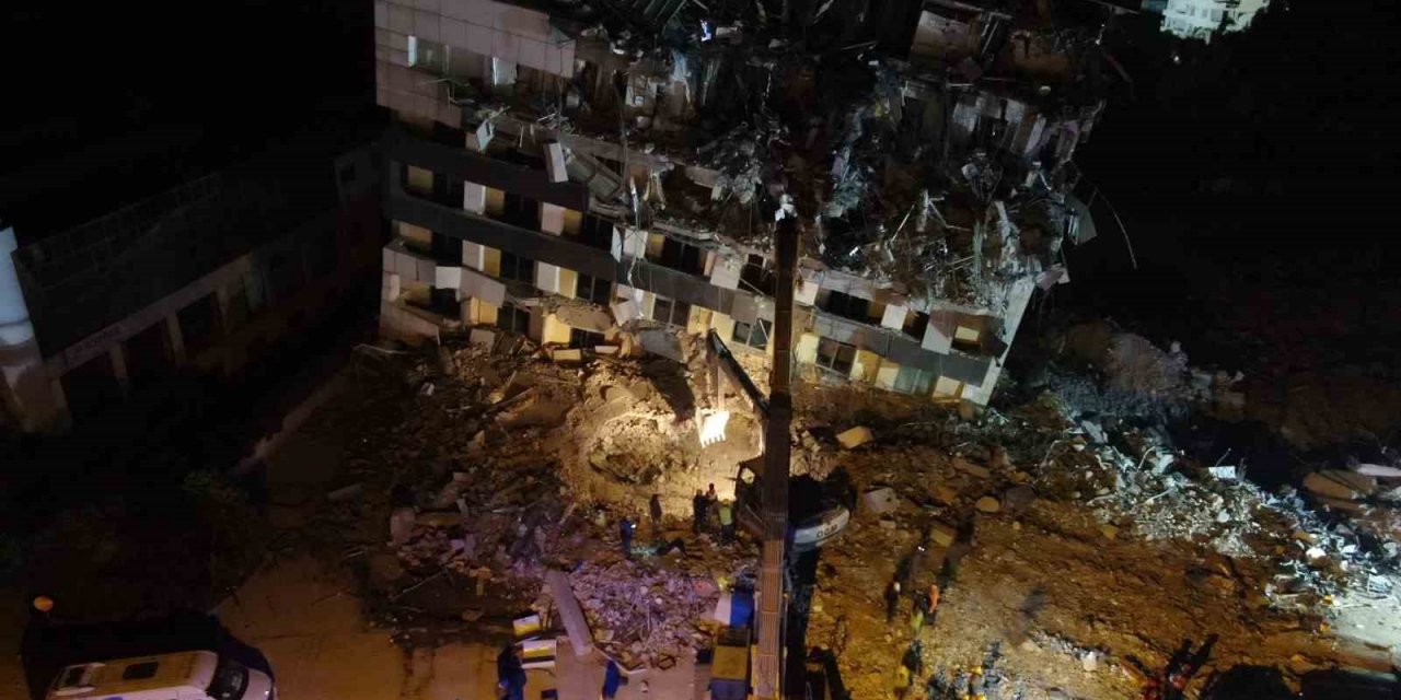 Depremden 260 ve 261 saat sonra inanılmaz kurtuluşların yaşandığı o hastane havadan görüntülendi