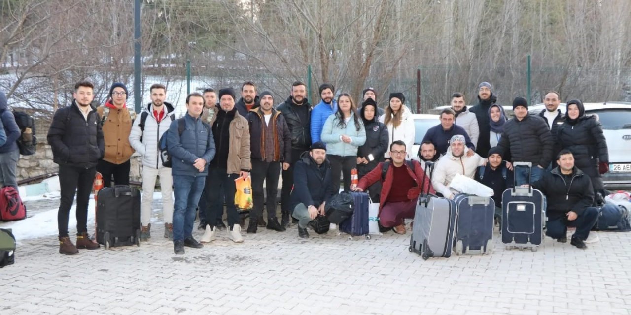 Kütahya Sağlık Müdürlüğü deprem bölgesine 27 personel daha gönderdi