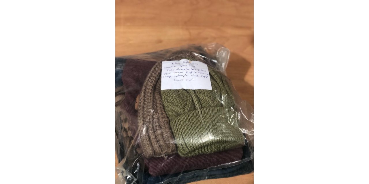 Şehit oğlunun gözü gibi sakladığı eşyalarını depremzedelere gönderdi