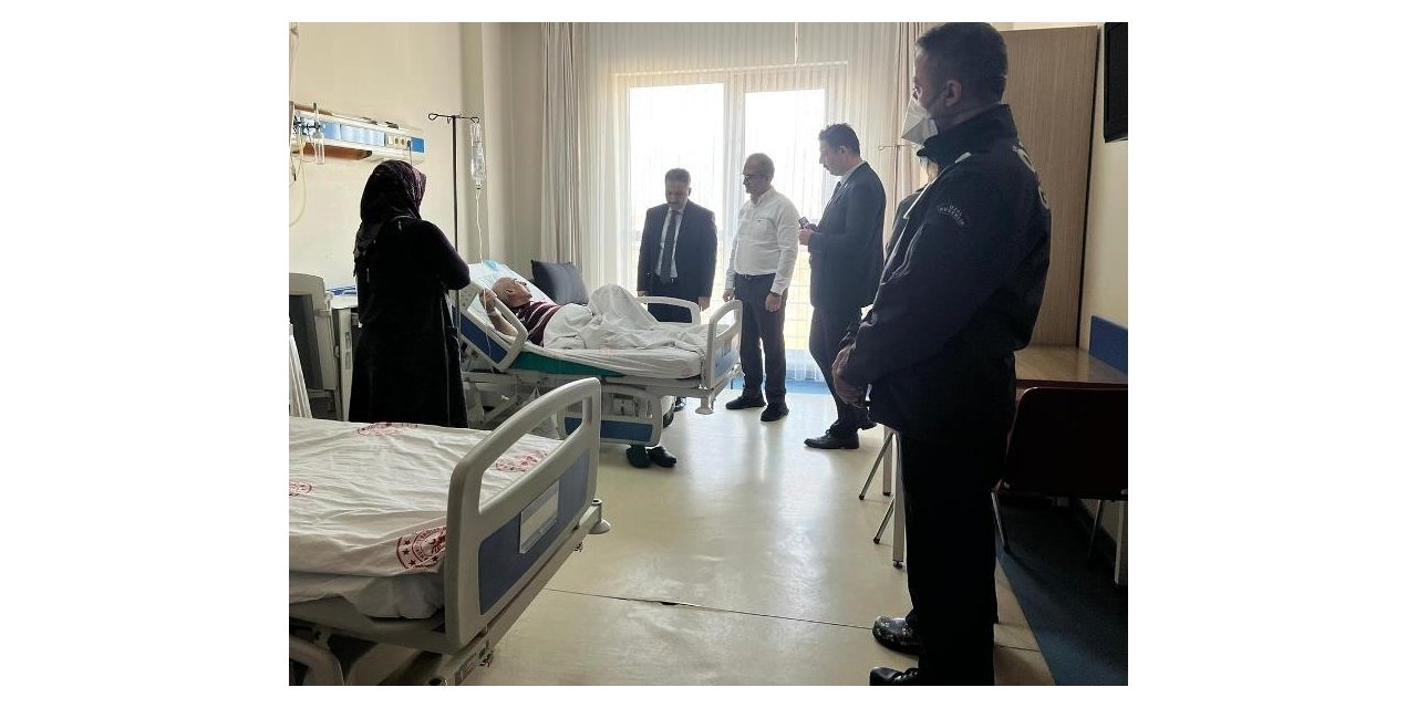 Kaymakam Taşçı tedavi gören depremzedeleri yalnız bırakmadı