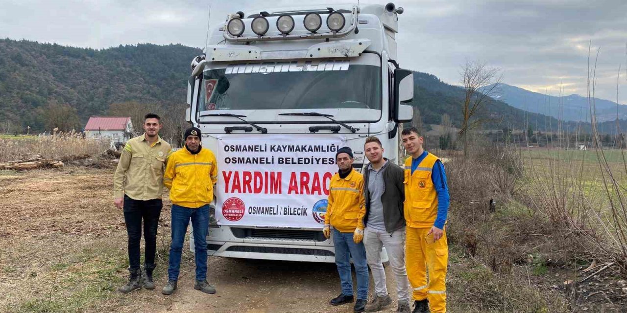 Depremzedelerin yakacak odun ihtiyacını karşılamak için hayırseverler seferber oldu