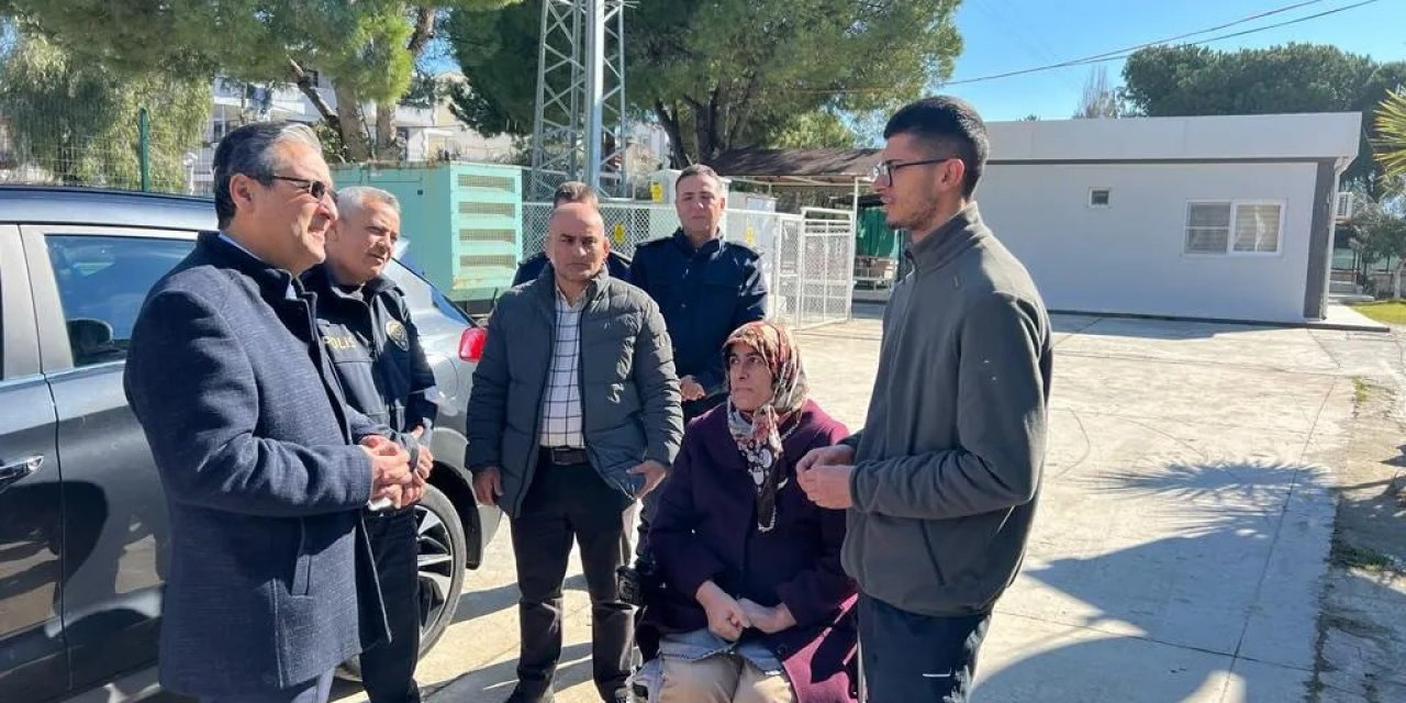 Kuşadası Kaymakamı Yücel depremzedeler ile bir araya geldi