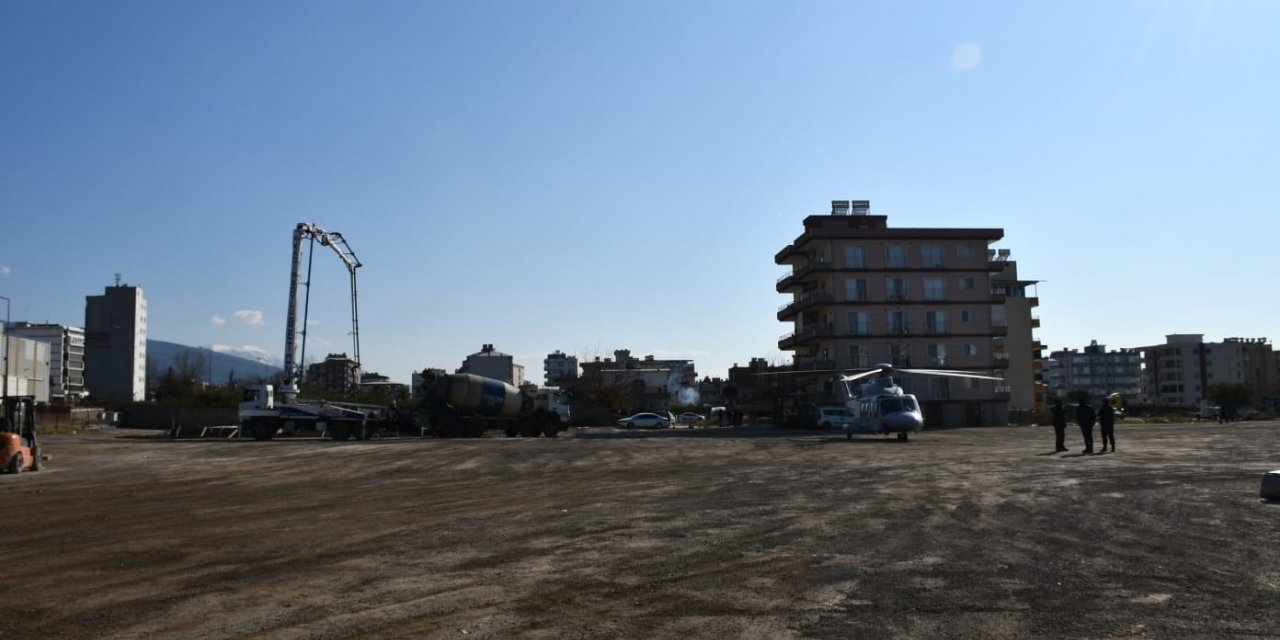 Katar tarafından yapılan sahra hastanesi ve çadır kent kurulumu hızla ilerliyor