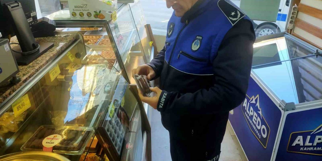 Gürsu’da zabıta ekipleri tatlıcıyı denetledi