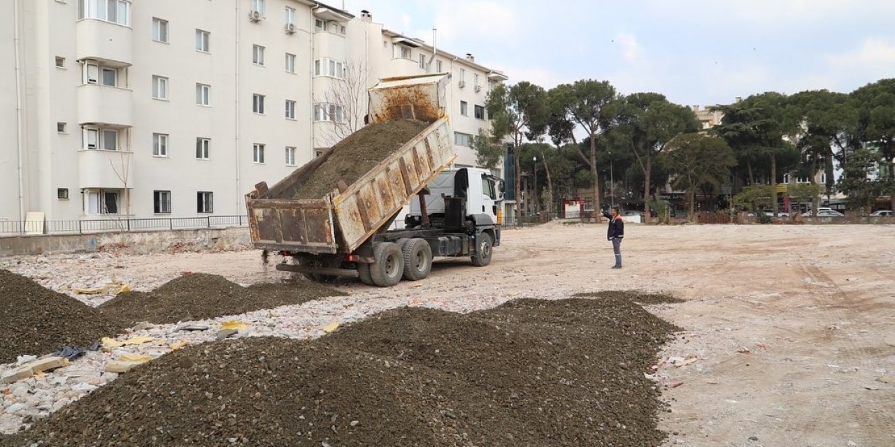 Burhaniye’de eski hastane yeri otopark oldu