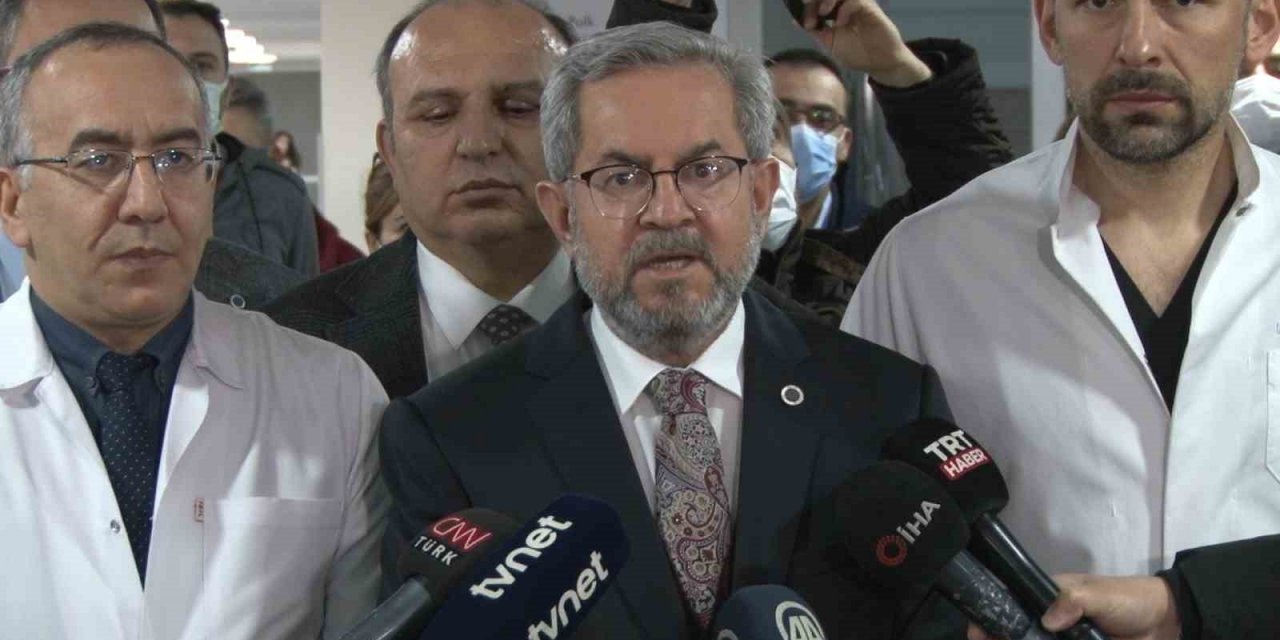 Enkazdan 248. saatte kurtarılan Aleyna Ölmez’in doktorlarından sağlık durumu hakkında açıklama