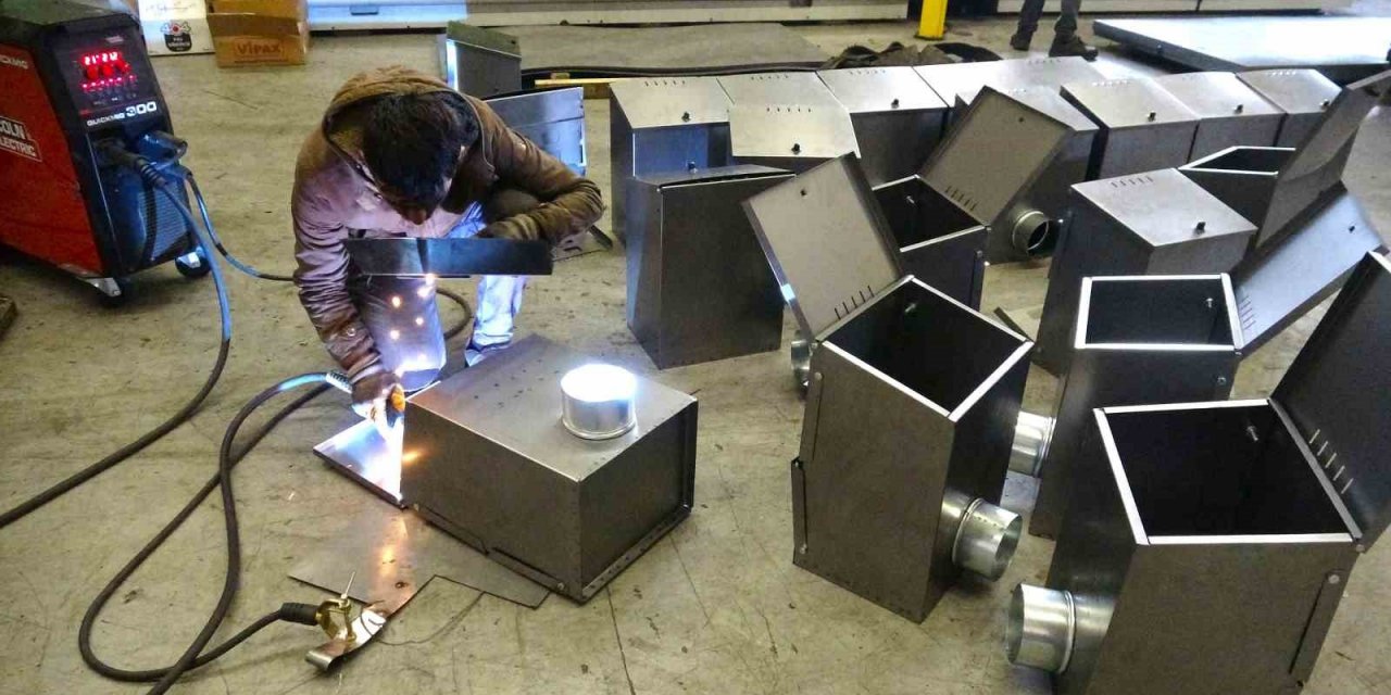 Çadır kentleri ısıtmak için hummalı çalışma