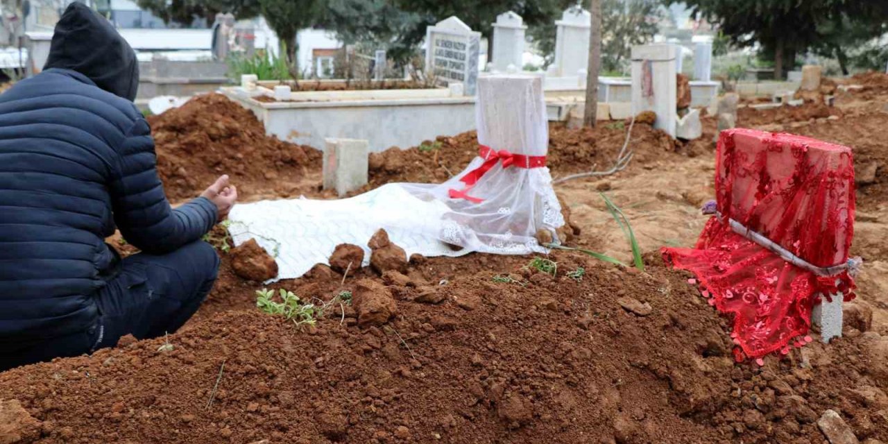 Mezarlıkta yürek yakan manzara