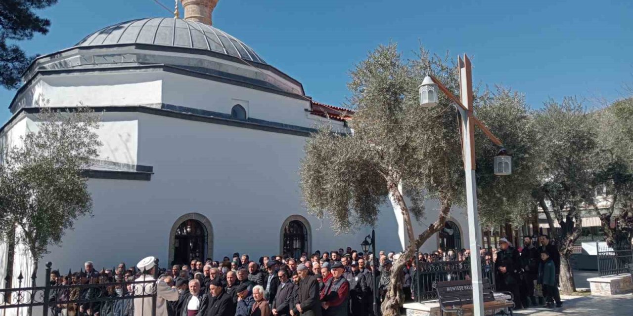 Depremde hayatını kaybedenler için Muğla’da gıyabi cenaze namazı kılındı