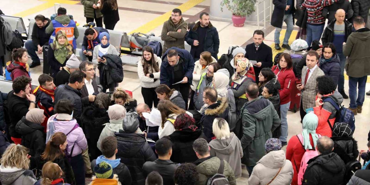 Samsun’dan 348 sağlıkçı deprem bölgesinde görev yaptı