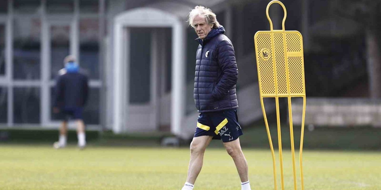 Fenerbahçe hazırlıklarına devam etti