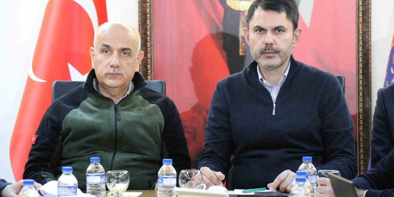 Bakan Kurum ve Kirişci, Osmaniye’de depreme ilişkin son durum bilgisi aldı