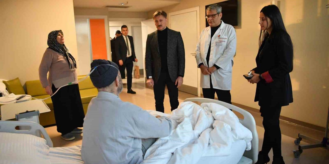 Bahçelievler’de tedavileri süren yaralı depremzedeler ziyaret edildi