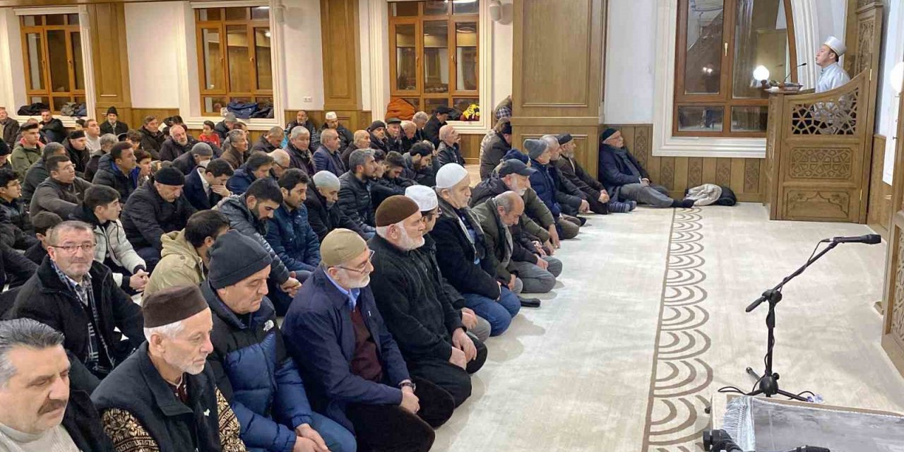 Kulu’da Miraç Kandili’nde camiler doldu taştı