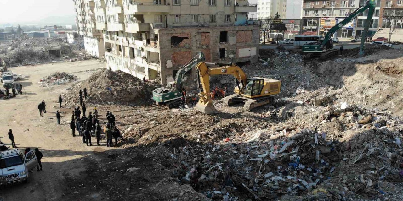 Kahramanmaraş’ta depremin 13. günü dronla görüntülendi