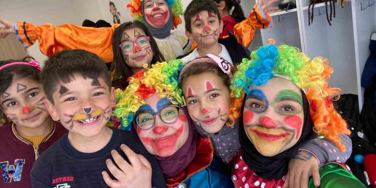 Gümüşhane’de Gençlik Merkezi’nin gönüllü gençleri depremzede çocukları unutmadı
