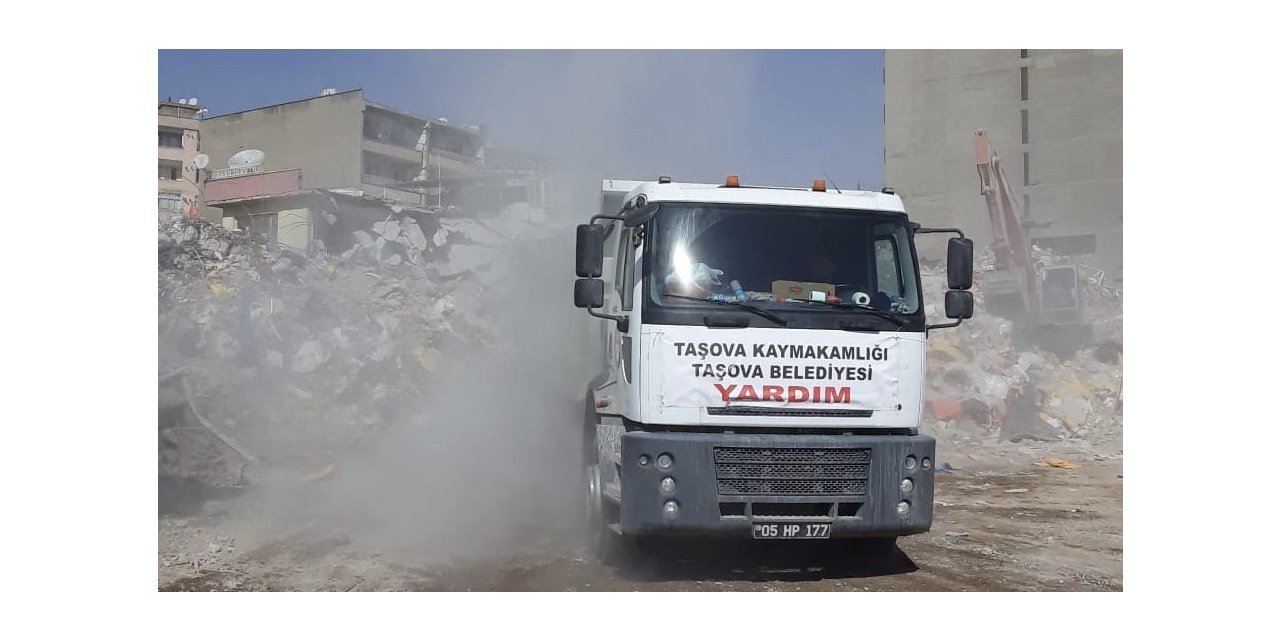 Öztürk: "Deprem bölgesinde canla başla çalışıyoruz”