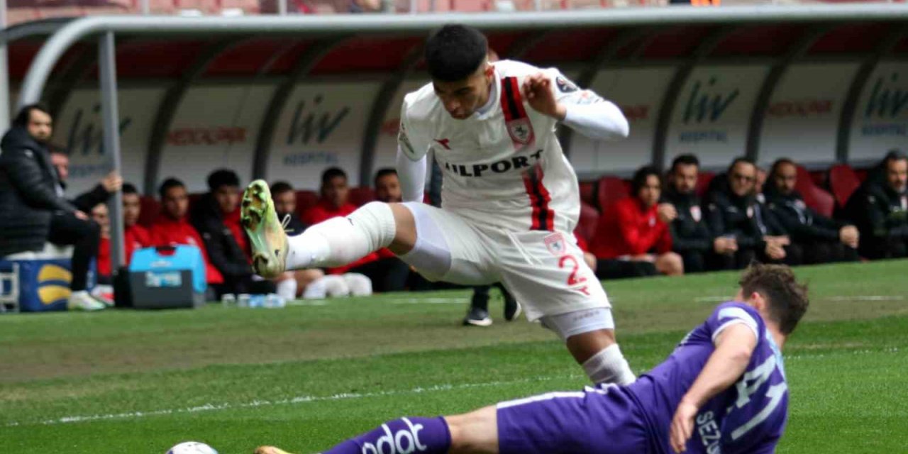Samsunspor ile 52 Orduspor FK, depremzedeler için karşılaştı