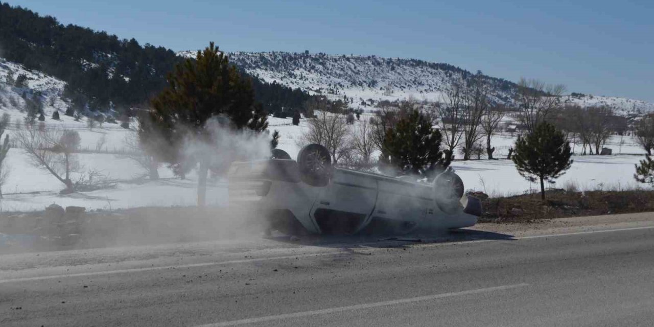 Kütahya Tavşanlı’da otomobil takla attı: 2 yaralı