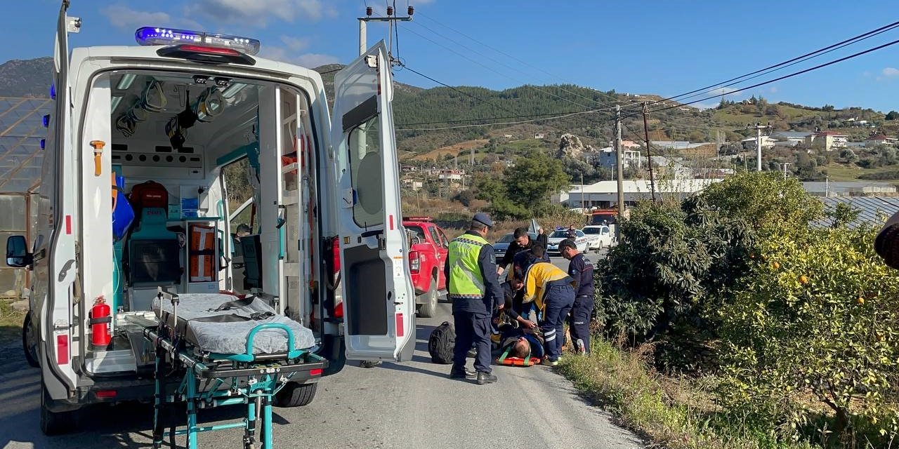 Gazipaşa’da motosikletle otomobilin çarpıştığı kazada araçlar alev aldı: 1 yaralı