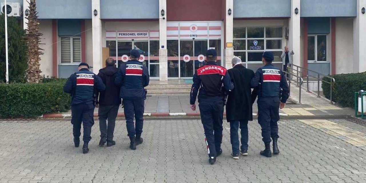 Aydın’da aranan şahıslar jandarmaya takıldı
