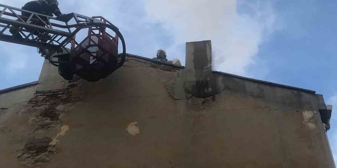 Uzunköprü’de baca yangını korkuttu