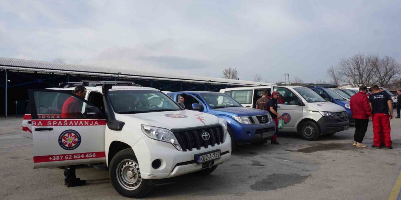 Deprem bölgesindeki çalışmalarını tamamlayan Bosna Hersek ekibi ülkesine döndü