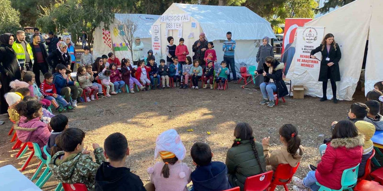 Gönüllü öğretmenler depremzedeler için seferber oldu