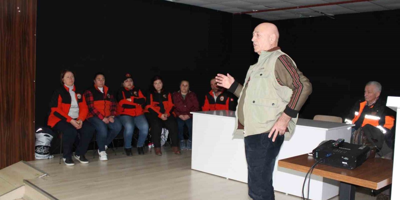 Yalova Mahalle Afet Gönüllüleri depremi değerlendirdi