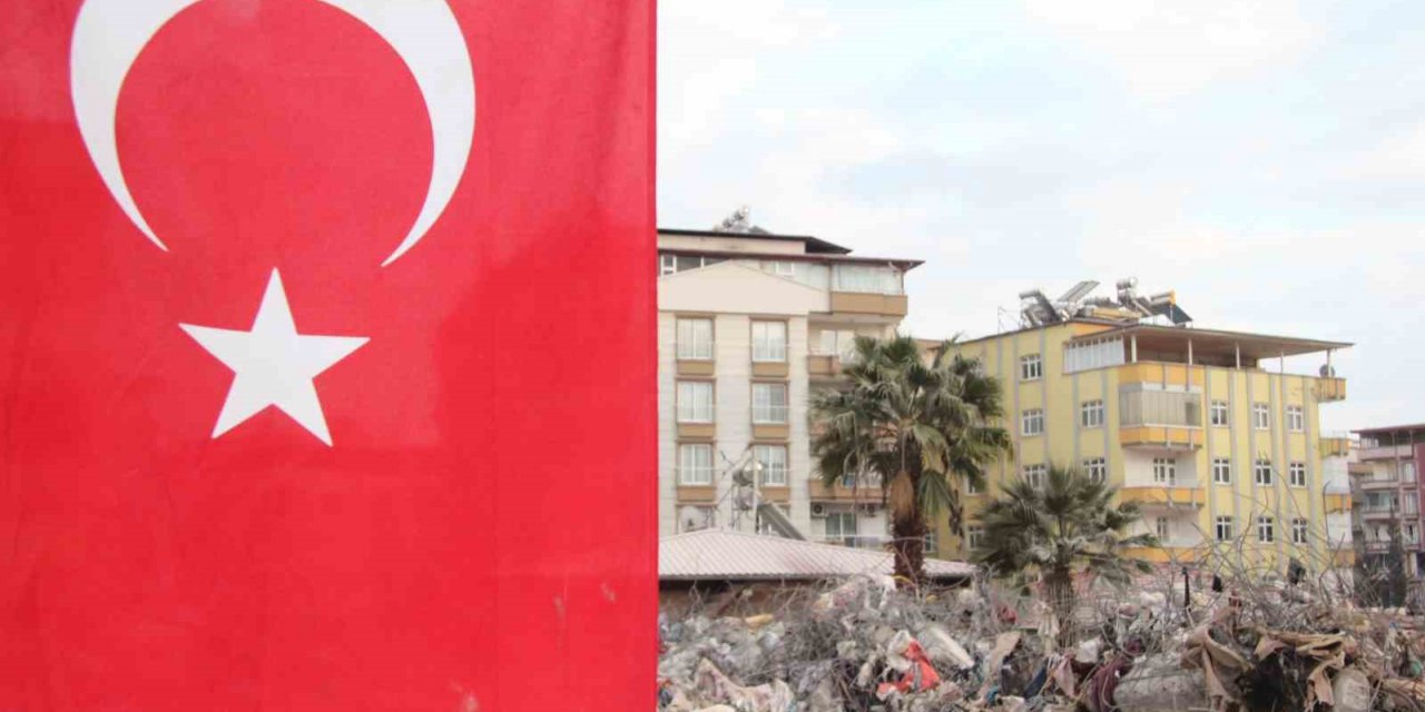 Kahramanmaraş depreminde, şehit oğlunun adının yaşatıldığı apartmanda hayatını kaybetti