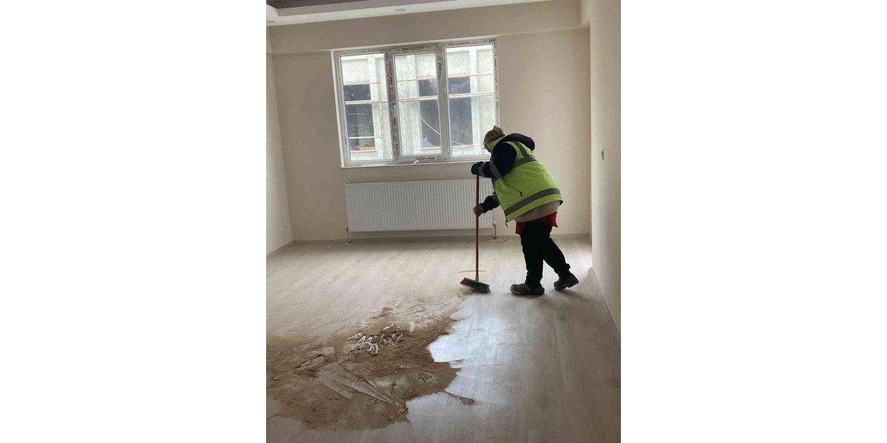 Buharkent Belediyesi depremzedeler için evleri hazırlıyor