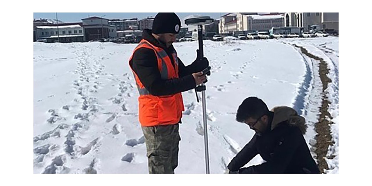 Talas, Deprem Bölgesinde Çok Yönlü Çalışıyor