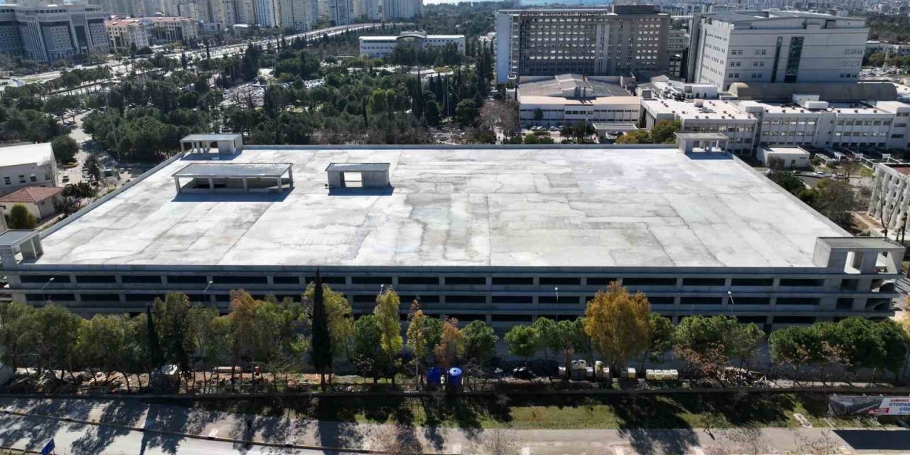 Akdeniz Üniversitesi Katlı Otoparkı’nda betonarme imalatı tamamlandı