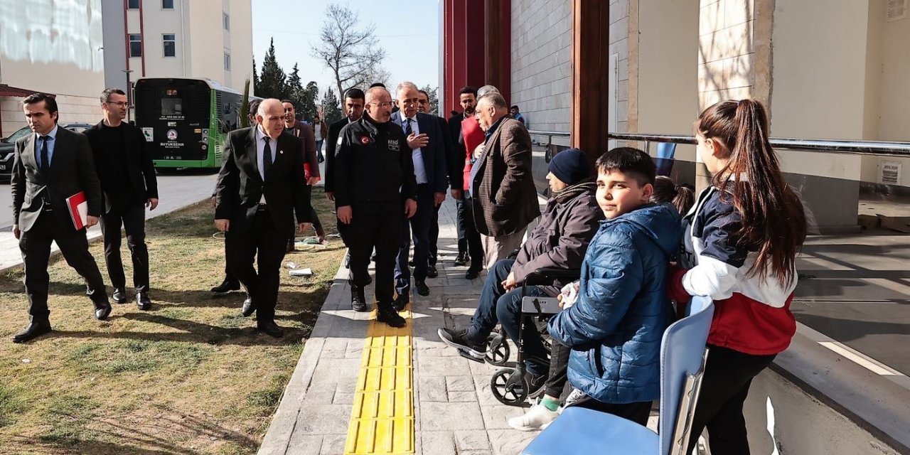 Denizli depremin yaralarını birlikte sarıyor