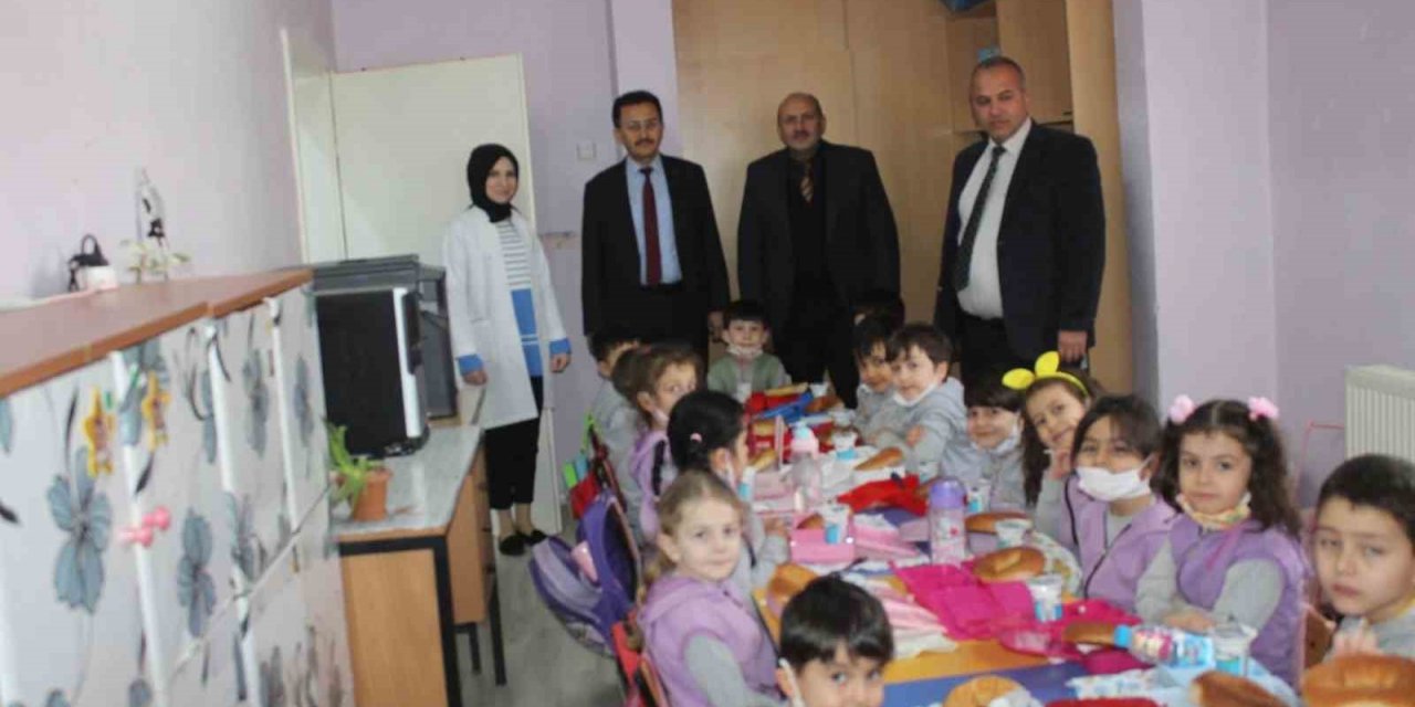 Bolvadin’de 9 bin öğrenci ders başı yaptı