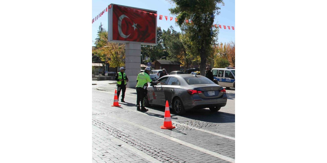 Uşak’ta 870 sürücüye para cezası kesildi