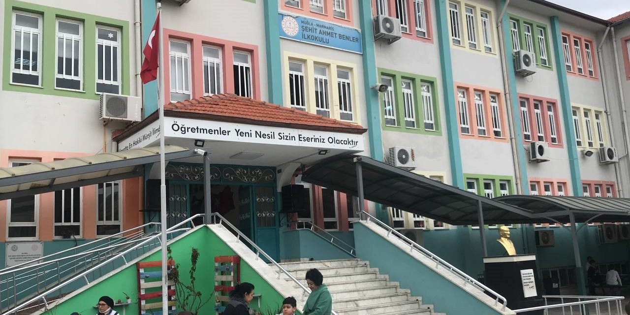 Marmaris’te 460 depremzede öğrenci ders başı yaptı