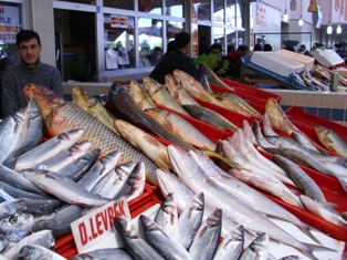 Balığın tadı Balıkçı Zeki'de çıkar!