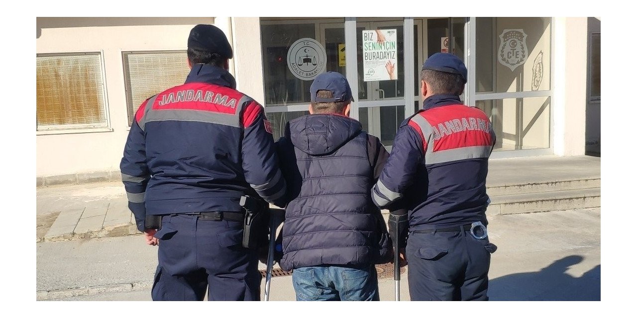 Aranan şahıslar jandarmaya takıldı