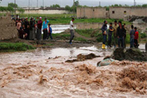 Otobüs nehir sularına kapıldı: 20 kayıp